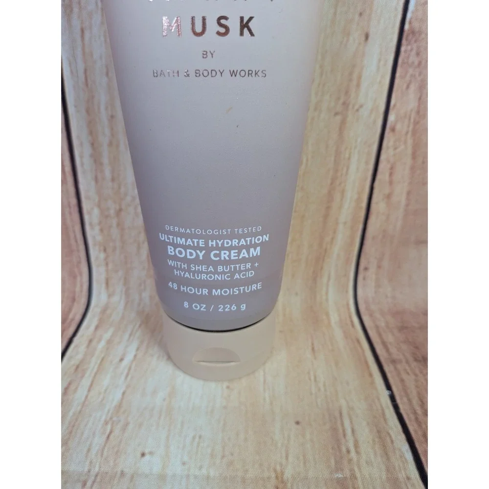 Bath & Body Works Warm Musk Ultimate Hydration Body Cream 8 oz Hyaluronic Acid
